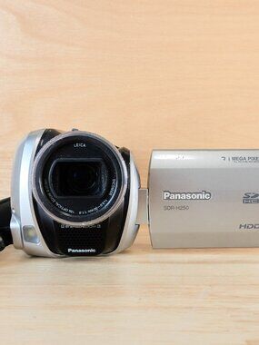 Panasonic SDR-H250GC-S PAL 30GB HDD SD Camcorder 3CCD Leica Made in Japan